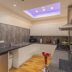 New 3-bedroom Close To Centre Edinburgh
